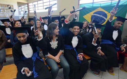 Detentos de Vespasiano concluem o Ensino Fundamental na Escola Estadual Herbert José de Souza