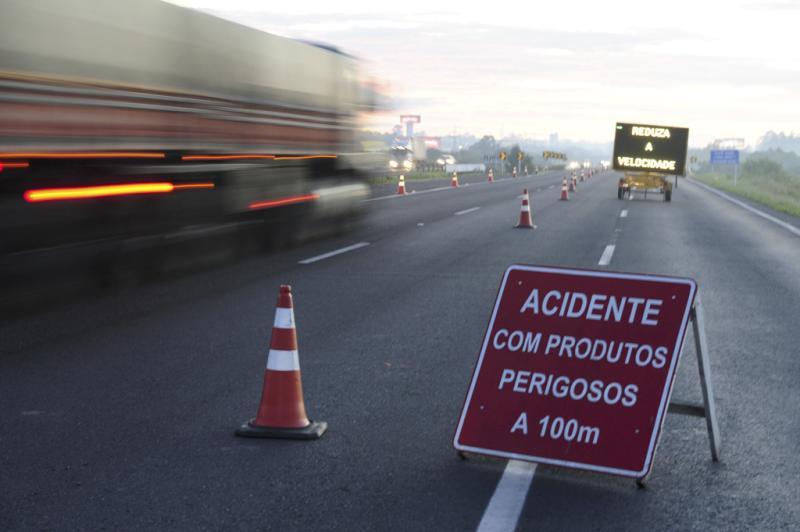 Nova lei pode diminuir acidentes com carga perigosas