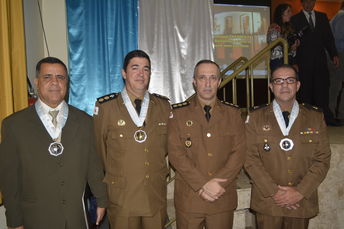 Policiais Militares recebem Medalha “Ordem do Mérito Legislativo”