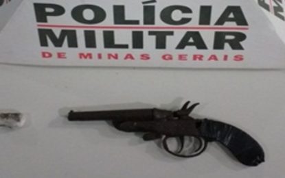 Em Alto Rio Doce, arma de fogo e maconha são apreendidas em quadra poliesportiva