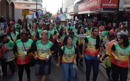 Centenas de pessoas participam de mobilização no Dia Nacional da Luta Antimanicomial