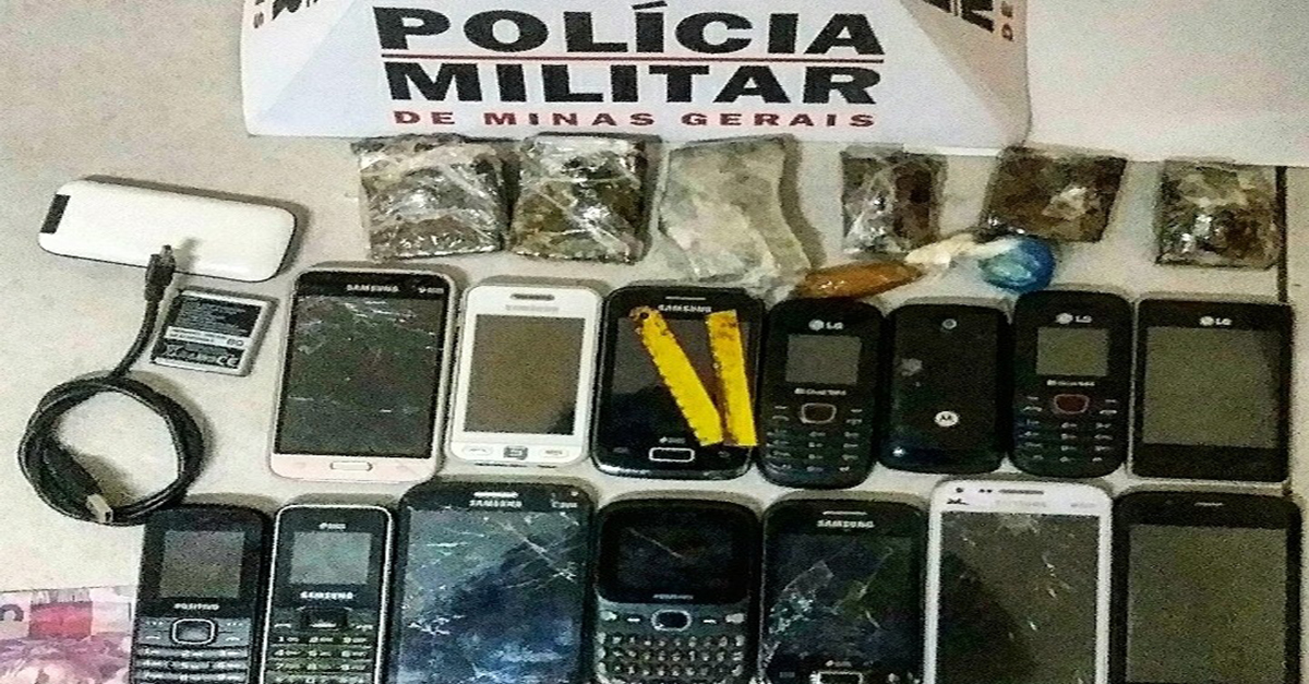 Polícia Militar frustra entrada de 14 celulares e drogas em Presídio de Barbacena-MG.