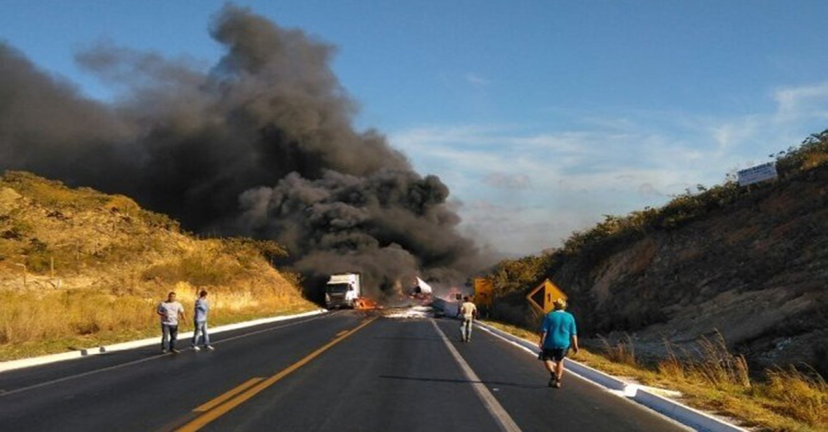 Motorista de caminhão morre após tombar betoneira no Norte de Minas