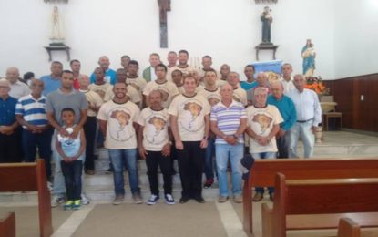 Comunidade de Vitorinos, em Senhora dos Remédios, celebra 10 anos do Terço dos Homens
