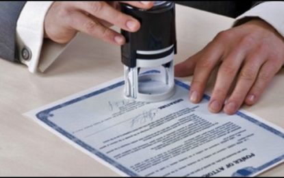 Sancionada lei que dispensa autenticação de documento e reconhecimento de firma