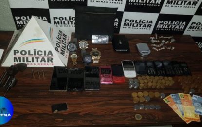 PM apreende arma e drogas após denúncia anônima em Divinópolis