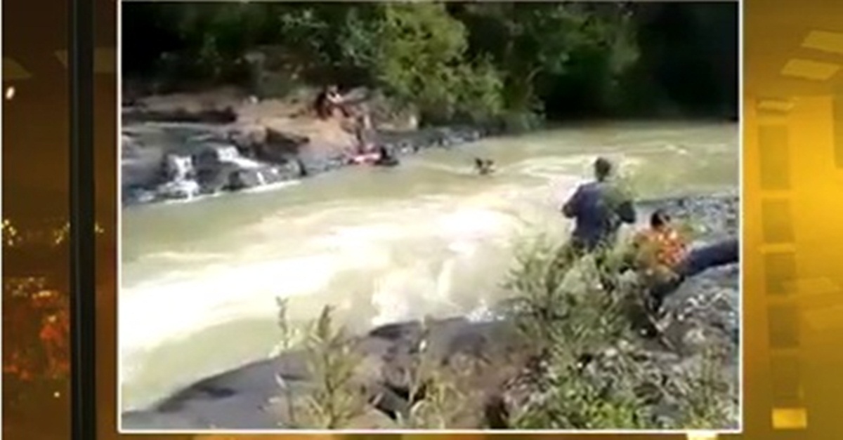Jovem ignora placas de perigo e quase se afoga juntamente com o pai em represa no Sul de Minas