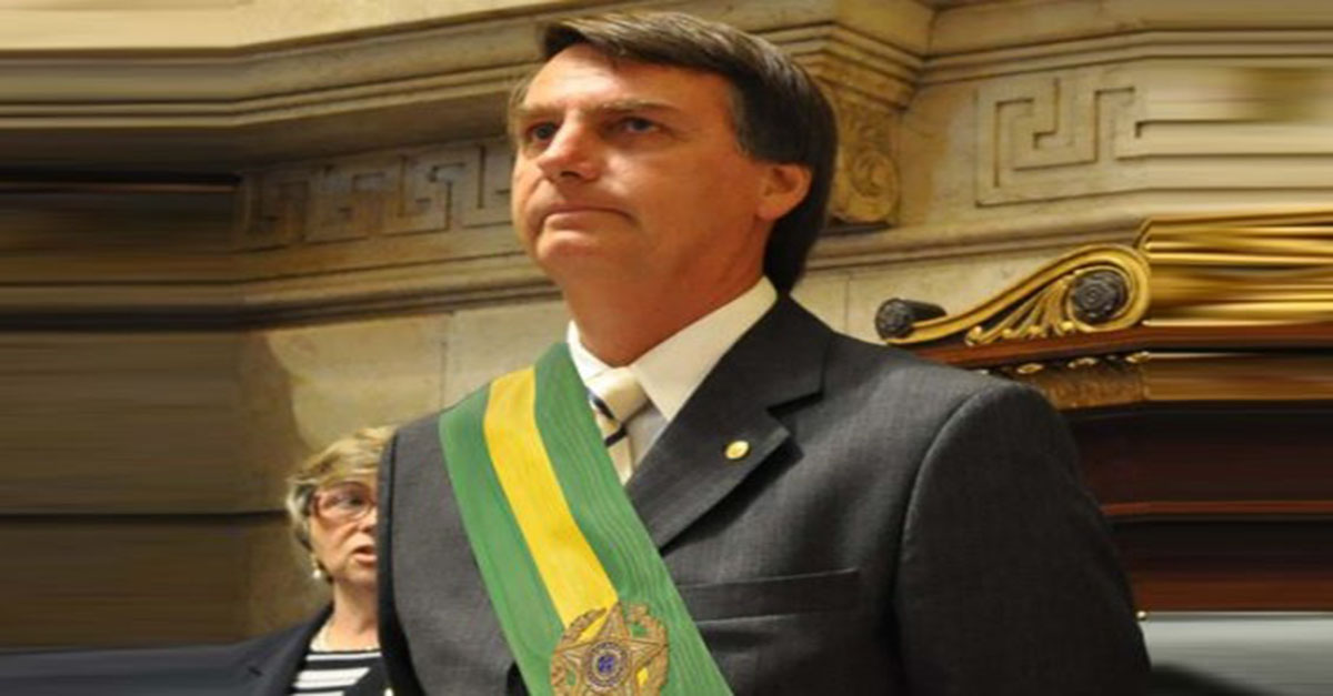 Bolsonaro assina decreto e aumenta salário mínimo para R$ 998,00