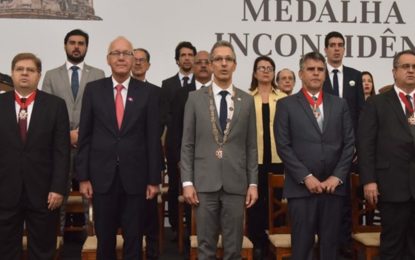 Romeu Zema entrega Medalha da Inconfidência e defende pacto entre os Poderes em prol de Minas Gerais