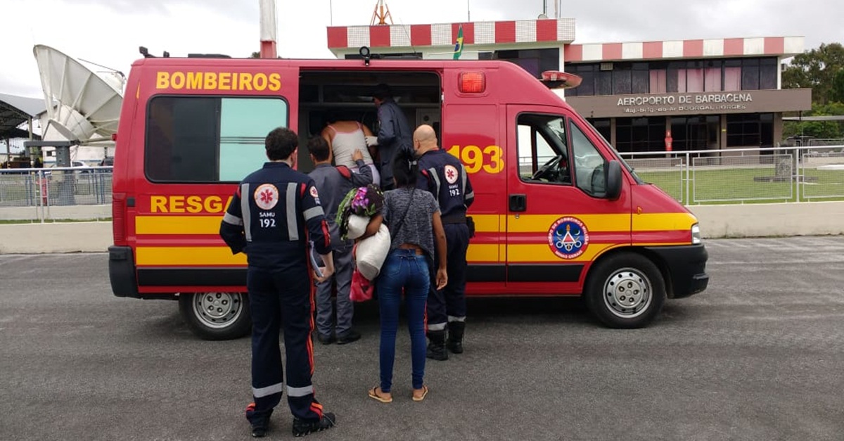 Ação conjunta entre Corpo de Bombeiros, SAMU e Secretaria de Saúde, trouxe gestante de Valadares para Barbacena