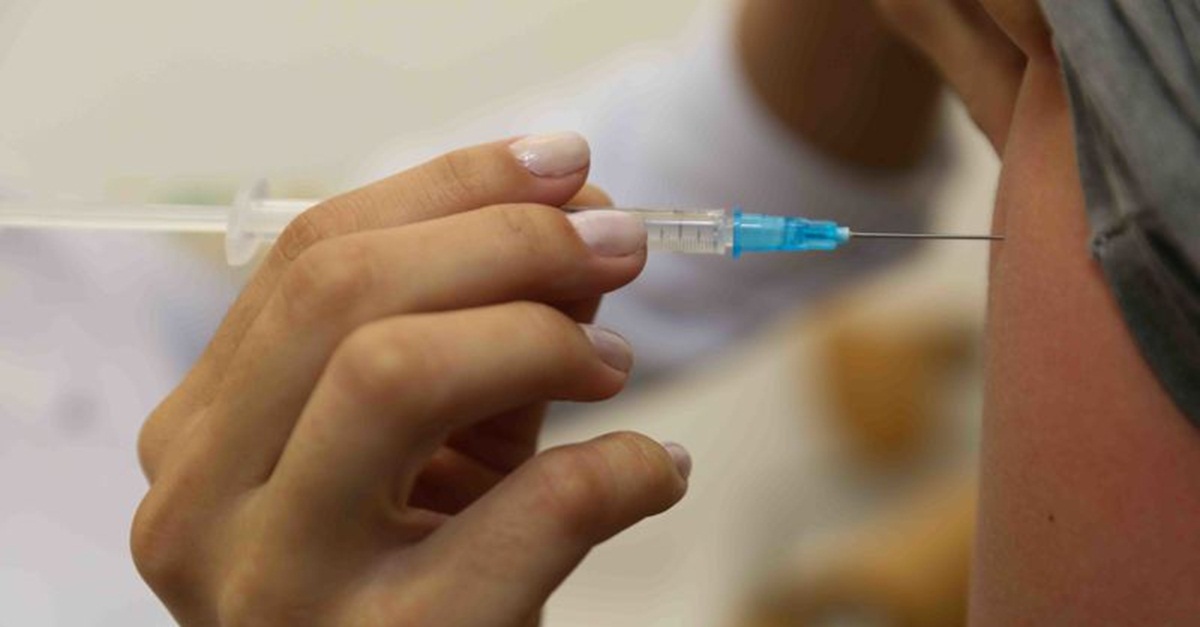 Barbacena vacina contra a gripe nas Unidades de Saúde e na Central de Vacinas