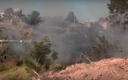 Bombeiros e funcionários da Prefeitura precisaram de oito horas para conter incêndio em Montes Claros