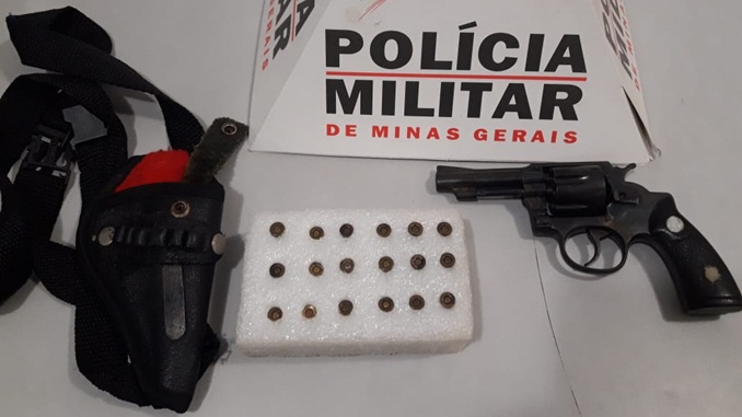 Posse ilegal de arma de fogo no Bairro Victorio Rettore em Antônio Carlos