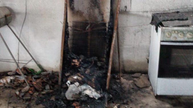Incêndio em residência na Avenida Juscelino Kubitschek no bairro Diniz em Barbacena