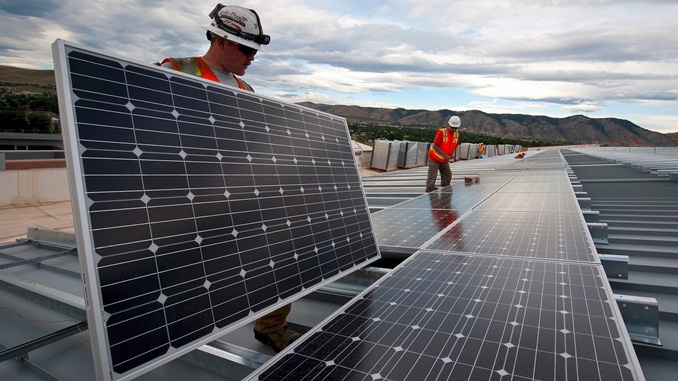 Consumidores que optam por energia solar economizam até 190% na conta de luz