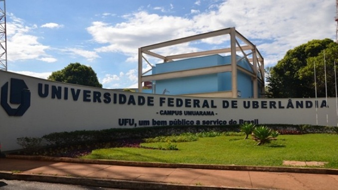 Estudantes e professoras de universidades do Triangulo Mineiro aderem a paralisação