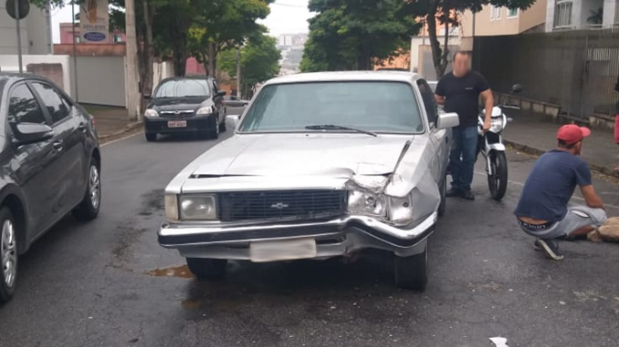 Acidente de trânsito com vítima na Rua Silva Jardim em Barbacena