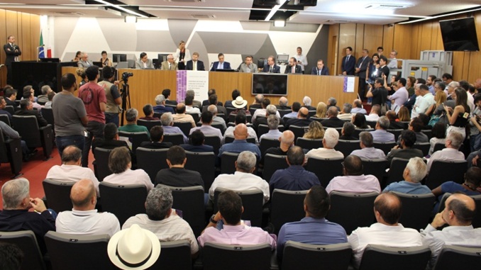 Na ALMG, representantes defendem repasses direto de emendas parlamentares aos municípios