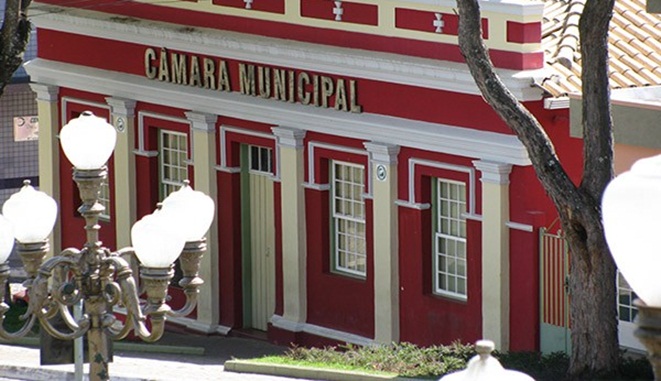 Ministério Público apura gastos de viagens de vereadores de Itapecerica