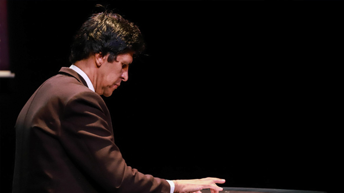 Pianista amazonense se apresenta em Barbacena