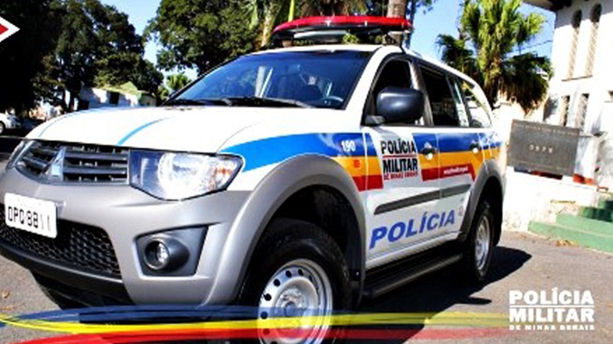 Homem desacata a Polícia Militar durante a realização da “Operação Proteja Seu Bairro” em Pinheiro Grosso