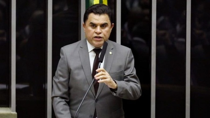 Polícia Federal cumpre mandado de busca e apreensão em gabinete do deputado paraibano José Wilson Santiago (PTB)