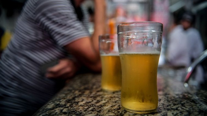 Consumo de bebidas alcoólicas está relacionado a 12% das mortes por afogamento