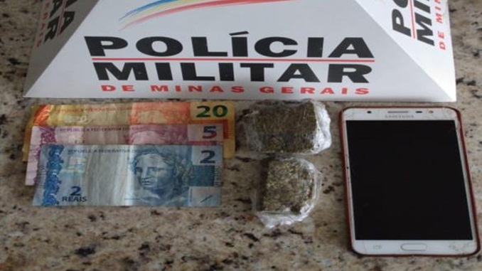 Polícia Militar efetua prisão por tráfico de drogas no bairro Floresta, em Barbacena