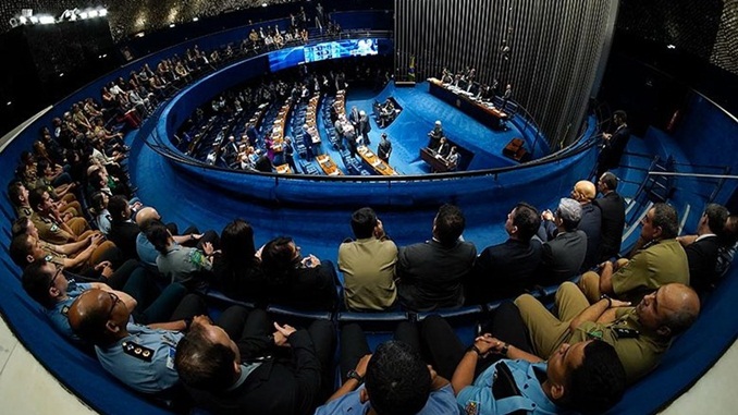 Bolsonaro sanciona Lei que prevê mudanças na Previdência de militares