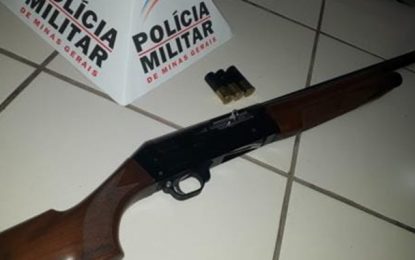 Porte ilegal arma de fogo no distrito de Curral Novo de Minas, em Antônio Carlos