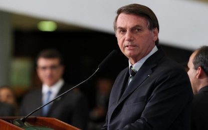 Bolsonaro diz que vetará artigo que aumenta punição para injúria na internet