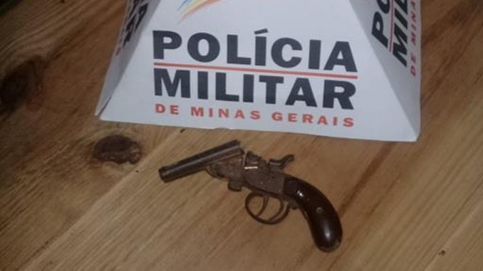 Polícia Militar realiza apreensão de arma de fogo no bairro Nova Cidade em Barbacena