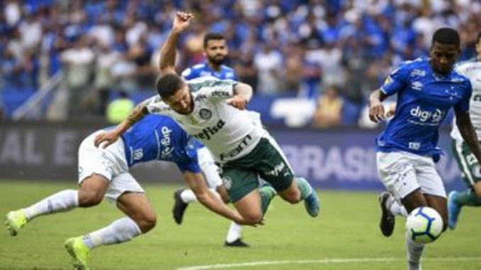 Mineirão é destruído por torcedores após derrota do Cruzeiro no domingo