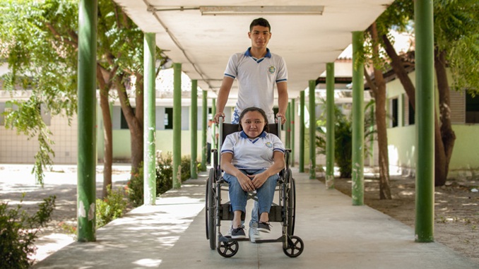Dificultar matrícula de estudante com deficiência pode ser considerado discriminação, prevê projeto de lei