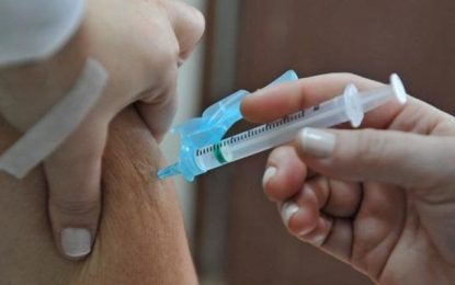 Período de férias e viagens acende alerta para vacinação contra o sarampo