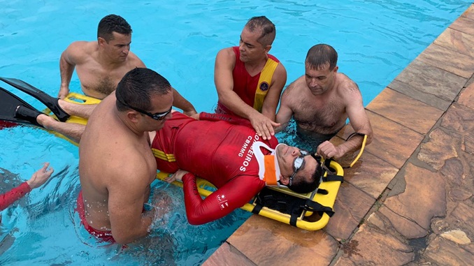 Bombeiros de Barbacena realizam treinamento de Salvamento Aquático