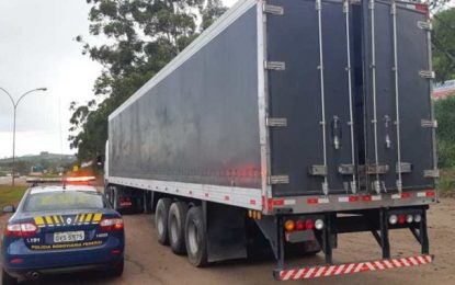 PRF recupera caminhão adulterado em Congonhas (MG)
