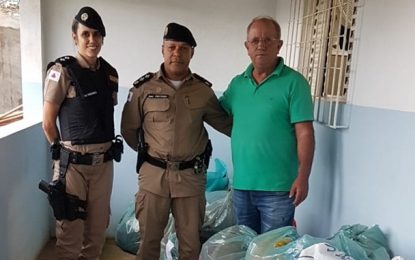 Polícia Militar realiza entrega dos donativos recebidos para as vítimas das chuvas