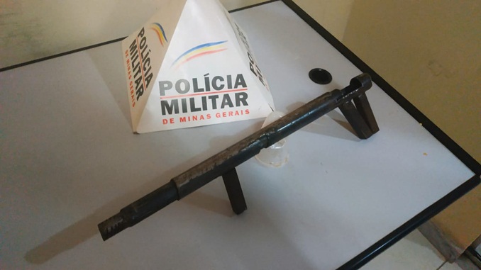Polícia Militar apreende arma de fabricação caseira, em Barbacena