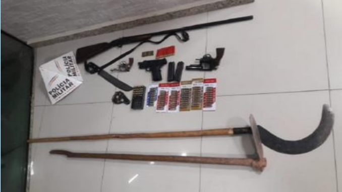 Polícia Militar prende homem acusado de matar vizinho com disparos de arma de fogo, em Barbacena