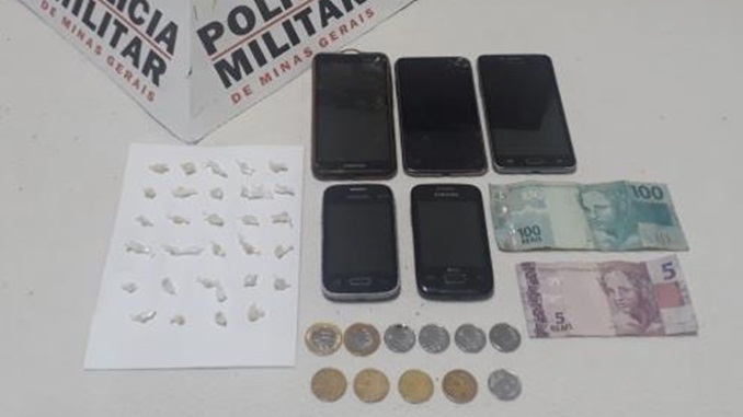 Tráfico de drogas em condomínio no Bairro Grogotó, em Barbacena