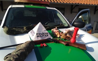 Polícia Militar de Meio Ambiente prende caçador em flagrante e apreende arma de fogo, em Santa Rita de Ibitipoca