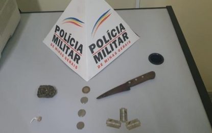 Polícia Militar faz apreensão de drogas e a prisão de um homem por tráfico, em Barbacena