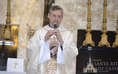 Padre Paulo Dionê Quintão celebra aniversário de ordenação presbiteral