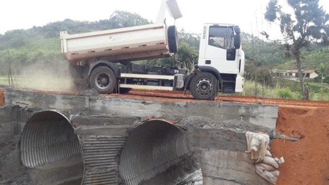 Prefeitura conclui obra de construção de ponte na estrada de Torres