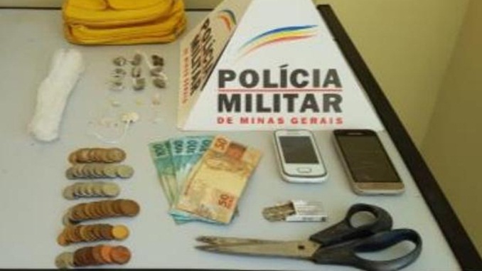 Homem é preso suspeito de tráfico de drogas no Bairro São Sebastião, em Barbacena
