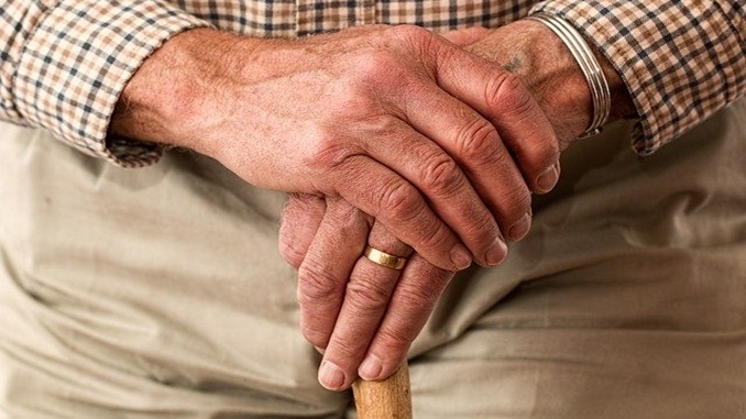 Psicólogo afirma que “muitos idosos já vivem em isolamento muito antes da pandemia”
