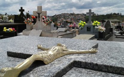 Secretaria de Saúde de Barbacena divulga recomendações para visitas a cemitérios no feriado