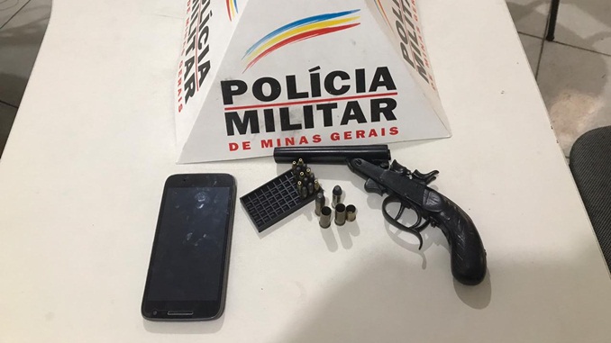 Homem é preso por posse ilegal de arma de fogo, em São Vicente de Minas