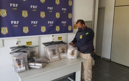 PRF em Betim/MG apreende cloridrato de cocaína e skunk avaliados em mais de R$ 2,5 milhões